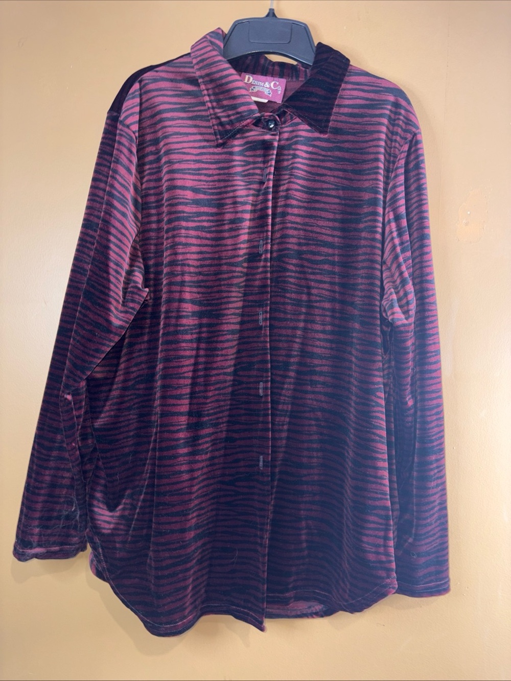 HC869. Denim & Co. Velour Deep Red And Black Print Button Up Tunic Large